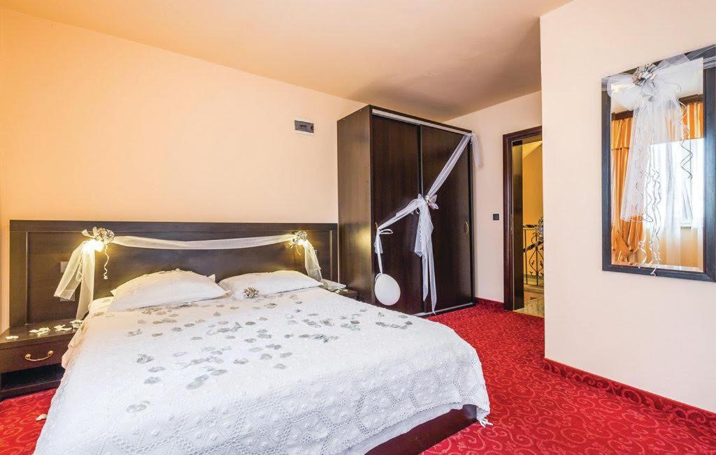 Bed & Breakfast Valentina Metajna Exterior photo